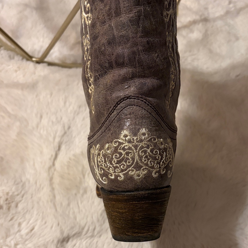 Corral Brown Distressed with Bone Embroidered Boots - Snip Toe - Picture 12 of 12